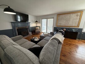 85 Hokum Rock Rd in Dennis, MA - Building Photo