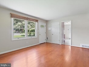 5544 Halwis St in Alexandria, VA - Building Photo - Building Photo