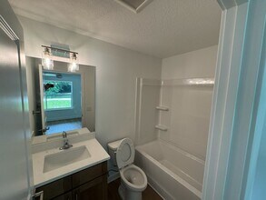 1365 24th Ave SW in Vero Beach, FL - Building Photo - Building Photo