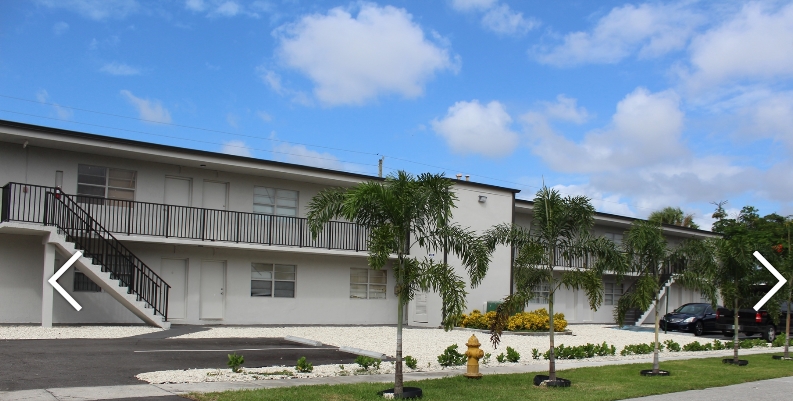 14100 NW 6th Ct in North Miami, FL - Foto de edificio