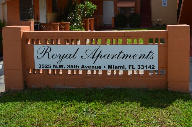 Royal Apartments in Miami, FL - Building Photo - Building Photo