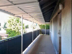 2117 Via Puerta, Unit Q in Laguna Woods, CA - Foto de edificio - Building Photo