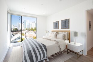 New Luxury Modern 1 & 2 Bedroom Apartments in Los Angeles, CA - Building Photo