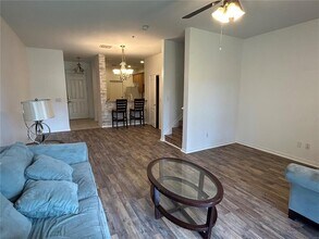 3121 Capri Isle Way in Orlando, FL - Building Photo - Building Photo