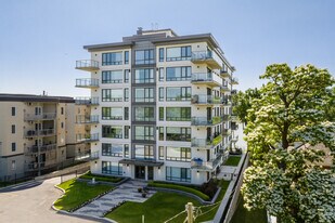 510 Des Prairies Boul Apartments