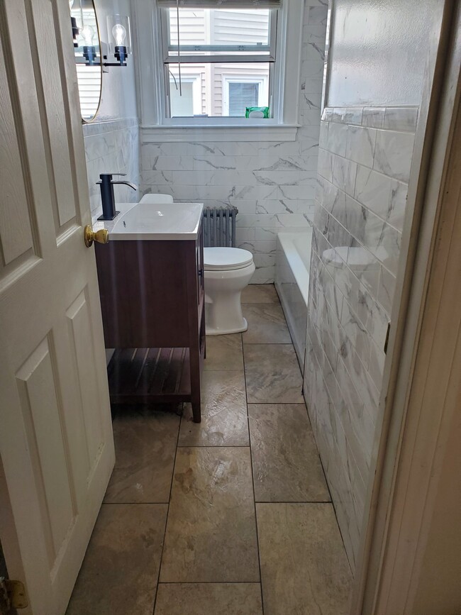 15 Pembroke Ave, Unit 15 in Providence, RI - Building Photo - Building Photo