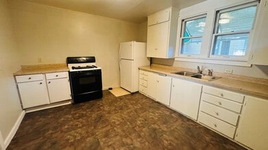 223 10th Ave SW in Aberdeen, SD - Building Photo - Building Photo