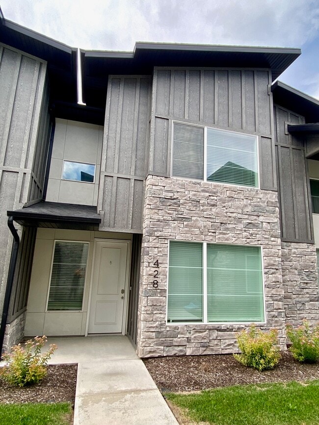 property at 428 W 40 S