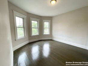 201 E Cottage St, Unit #2 in Boston, MA - Building Photo - Building Photo