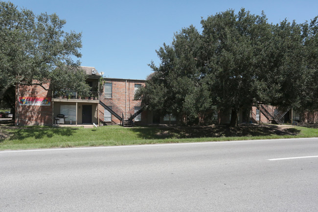 Lamar Park Apartments in Richmond, TX - Building Photo - Building Photo