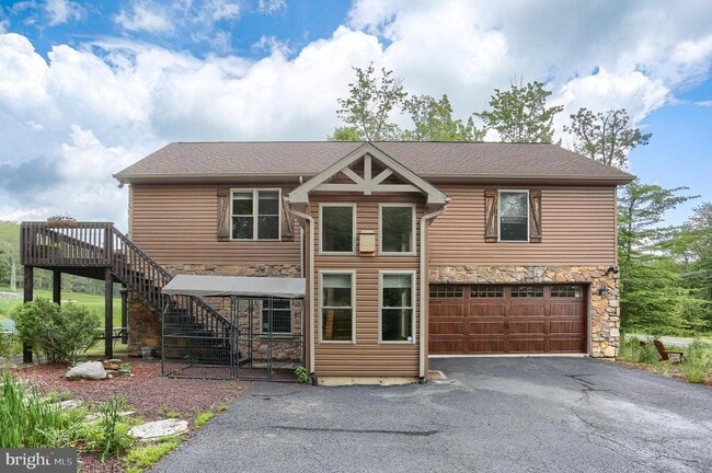 125 Pebble Beach Dr in Hazle Township, PA - Building Photo - Building Photo