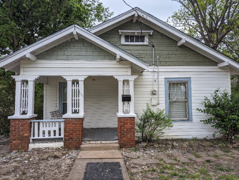 1106 Chaffin St in Sherman, TX - Building Photo
