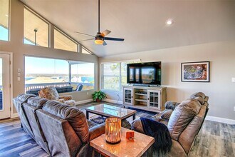 1526 Lakeside Dr W in Canyon Lake, TX - Building Photo - Building Photo