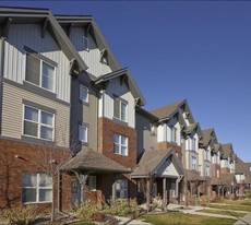 Southern Springs in Edmonton, AB - Building Photo