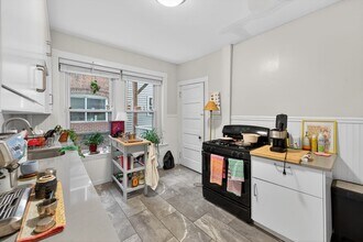 805 Washington St in Brookline, MA - Building Photo - Building Photo