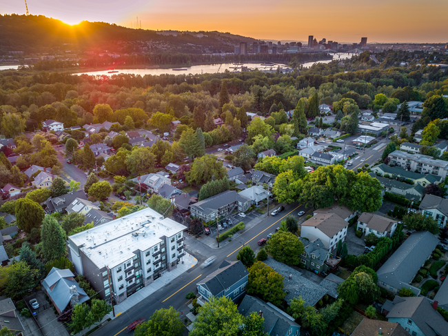 Yukon Flats in Portland, OR - Foto de edificio - Building Photo