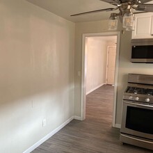 9888 Vidaurri Ln in Hanford, CA - Building Photo - Building Photo