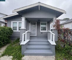 2824 23rd Ave in Oakland, CA - Building Photo