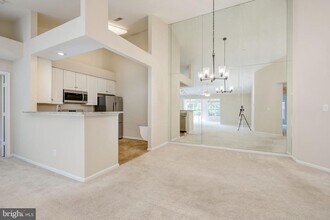 7707 Haynes Point Way in Alexandria, VA - Building Photo - Building Photo