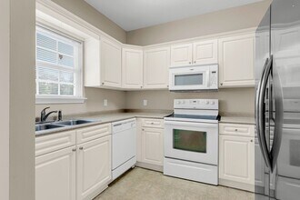 13 Cypress Ln in Richmond Hill, GA - Building Photo - Building Photo