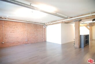 527 Molino St in Los Angeles, CA - Foto de edificio - Building Photo