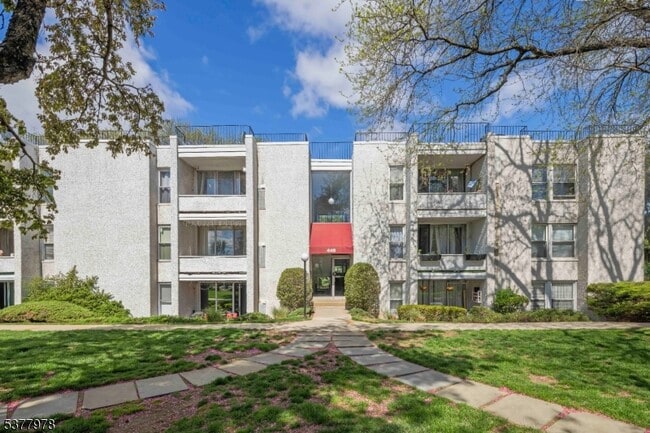 property at 462 River Rd