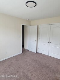 140 Cavalier Dr photo'