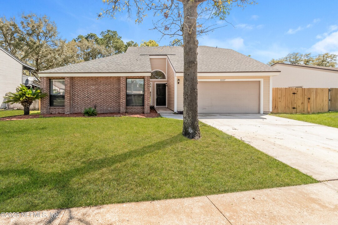 8337 Chason Rd E in Jacksonville, FL - Building Photo