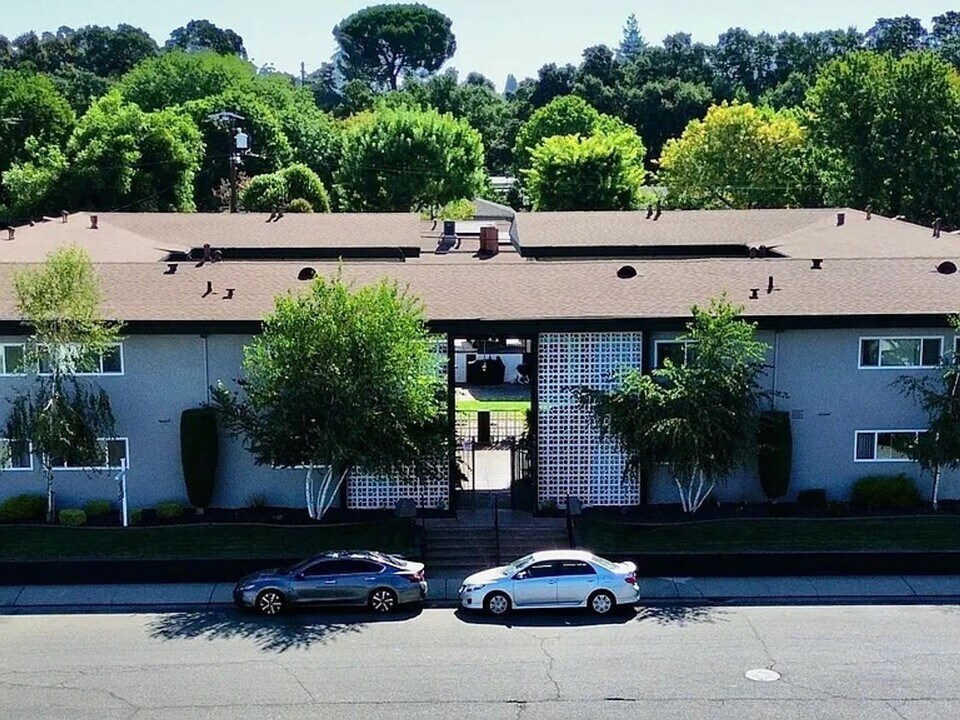 7734 Brentwood Dr in Stockton, CA - Building Photo