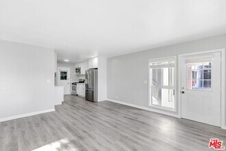 2428 Kansas Ave in Santa Monica, CA - Building Photo - Building Photo