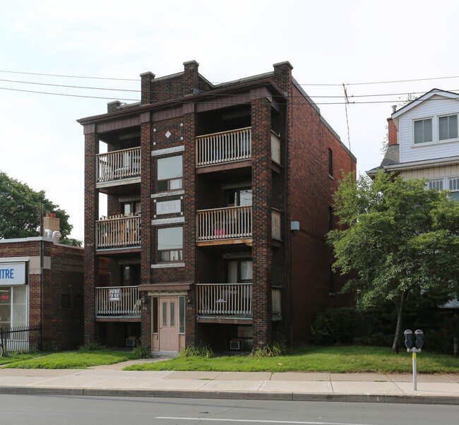 976 King St E in Hamilton, ON - Building Photo - Building Photo