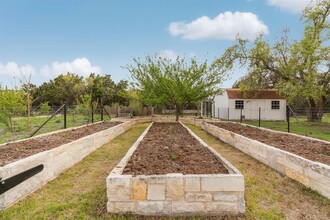 13700 High Sierra Rd in Austin, TX - Building Photo - Building Photo