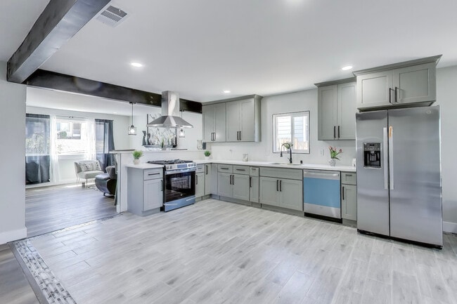 2131 Pomona Ave in Martinez, CA - Building Photo - Building Photo