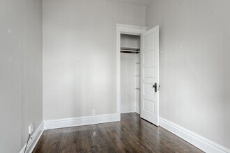2523 N California Ave, Unit g in Chicago, IL - Building Photo - Building Photo