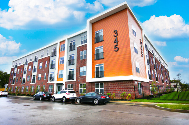 The Flats at 345 in Lexington, KY - Building Photo - Building Photo