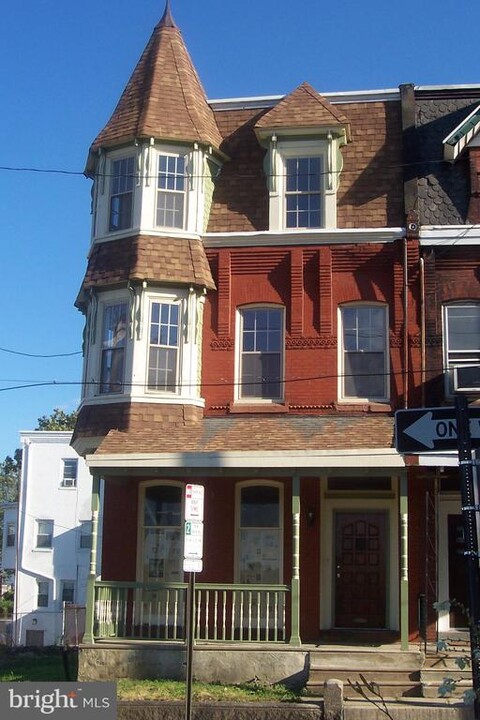 3100 Mt Vernon St in Philadelphia, PA - Building Photo