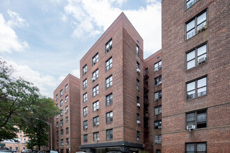 Maria Tirado in Elmhurst, NY - Building Photo - Primary Photo