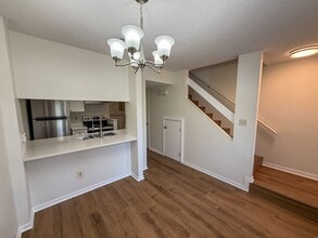 424 E Burgess Rd in Pensacola, FL - Building Photo - Building Photo