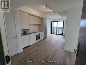 86 Dundas St E in Mississauga, ON - Building Photo - Building Photo