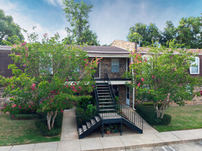 Heron Lakes Apartments in Mobile, AL - Foto de edificio - Building Photo