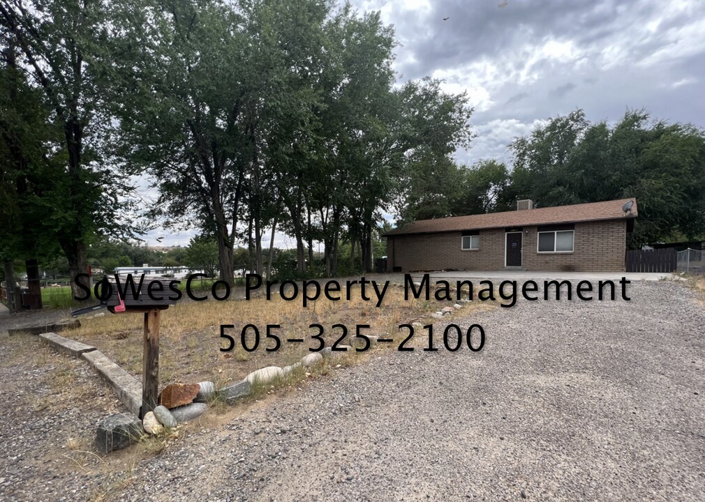 3907 Silver Ave in Farmington, NM - Building Photo