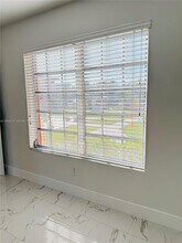 617 SW 11th St, Unit 14 in Miami, FL - Foto de edificio - Building Photo