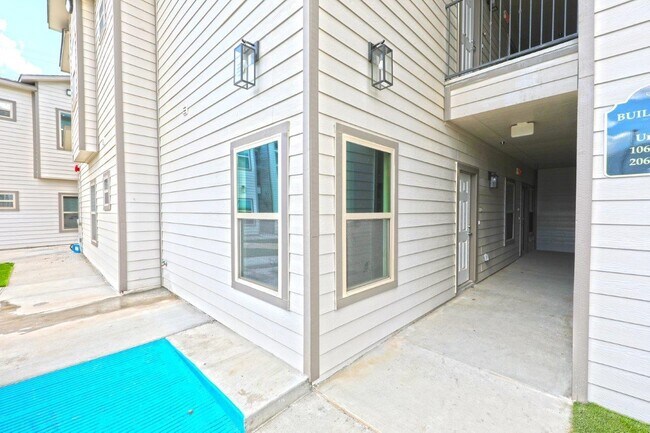 7126 Rosson Rd-Unit -210 in Laredo, TX - Foto de edificio - Building Photo