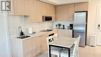 2501 Saw Whet Blvd. in Oakville, ON - Building Photo