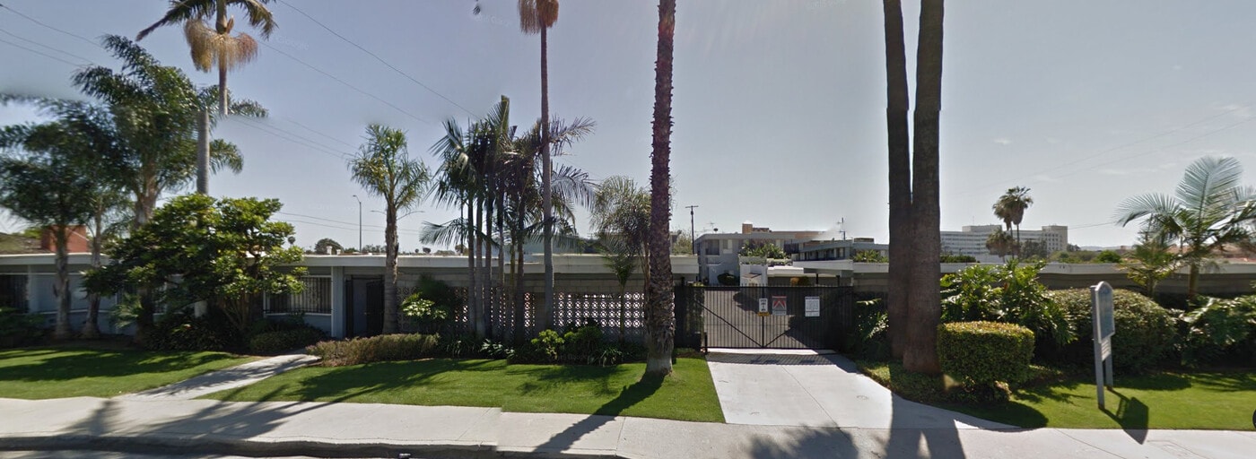 The Imperial Apartments in Torrance, CA - Foto de edificio