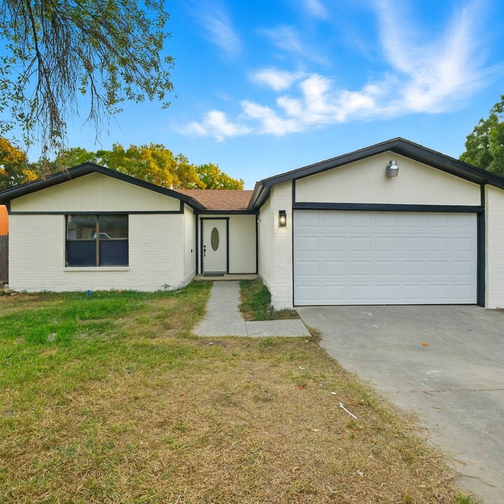 5810 Sun Farm in San Antonio, TX - Building Photo