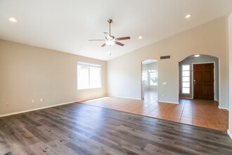 633 S Bonito Ct in Gilbert, AZ - Building Photo - Building Photo