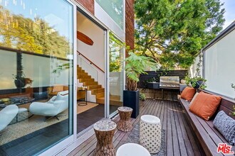 1220 Cabrillo Ave in Los Angeles, CA - Building Photo - Building Photo