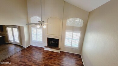 6329 Franklin Ridge Dr in El Paso, TX - Building Photo - Building Photo