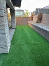 600 Carriage Hill Dr in Las Vegas, NV - Building Photo - Building Photo